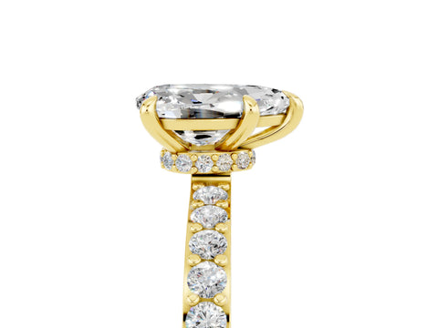 Yellow gold Pear Cut Moissanite Solitaire Engagement Ring with Pavé Band and Four-Prong Setting_5