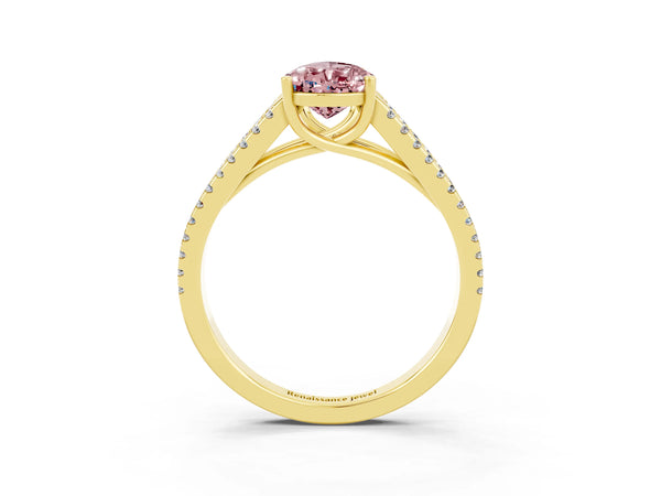 Yellow gold Pear Cut Morganite Solitaire Engagement Ring with Split Shank Pavé Band