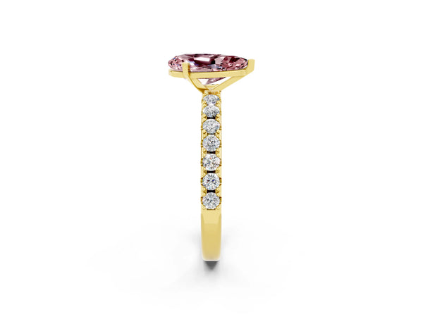 Yellow gold Pear Cut Morganite Solitaire Pavé Band with Four-Prong Setting