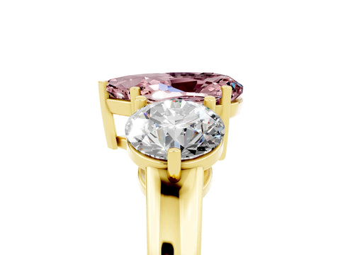 Yellow gold Pear Cut Morganite Three-Stone Ring with Prong Setting and Classic Band_5