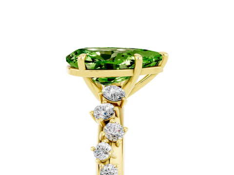 Yellow gold Pear Cut Peridot Cluster Side Stone Solitaire Ring with Prong Setting_29