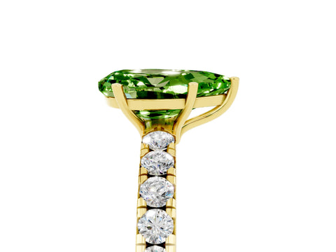 Yellow gold Pear Cut Peridot Pavé Solitaire Engagement Ring with Four-Prong Setting_17