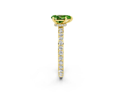 Yellow gold Pear Cut Peridot Solitaire Engagement Ring with Pavé Band and Four-Prong Setting_2