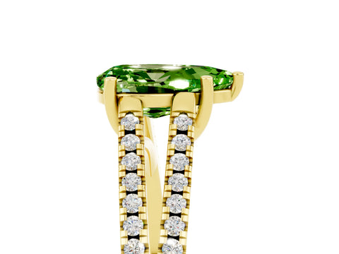 Yellow gold Pear Cut Peridot Solitaire Engagement Ring with Split Shank Pavé Band_5