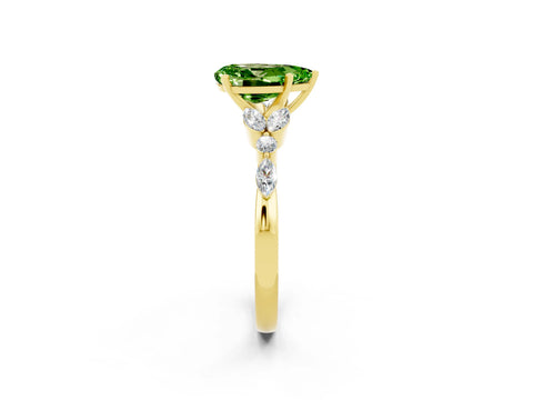 Yellow gold Pear Cut Peridot Solitaire Ring with Side Stones and Four-Prong Setting_14