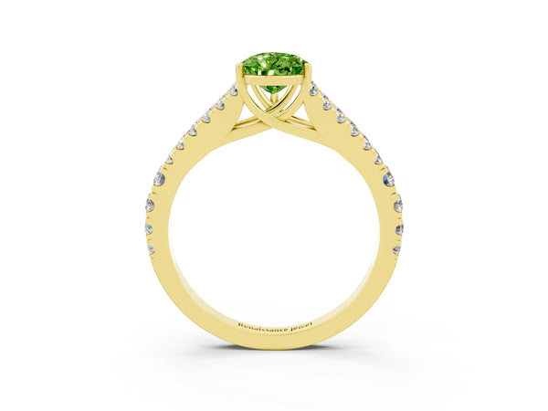 Yellow gold Pear Cut Peridot Split Shank Pavé Engagement Ring with Four-Prong Setting