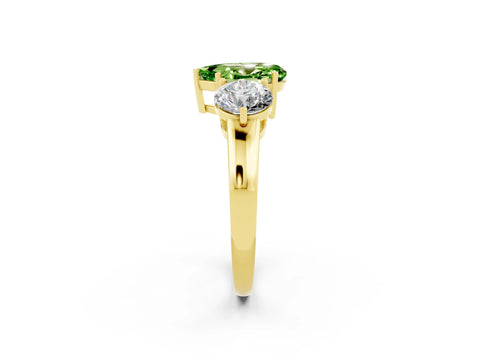 Yellow gold Pear Cut Peridot Three-Stone Ring with Prong Setting and Classic Band_2