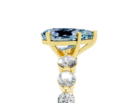 Yellow gold Pear Cut Solitaire Aquamarine Ring with Pave Band and Four-Prong Setting_5