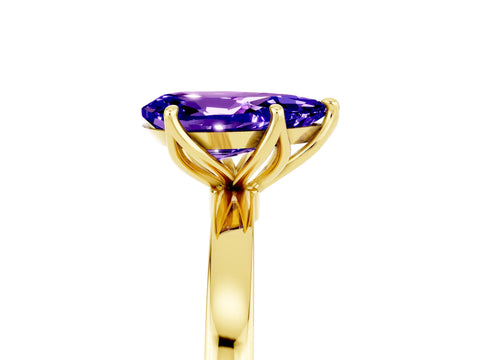 Yellow gold Pear Cut Solitaire Diamond Ring with Thin Band and Four-Prong Setting_5