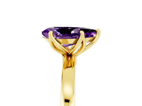 Yellow gold Pear Cut Solitaire Diamond Ring with Thin Band and Four-Prong Setting_5