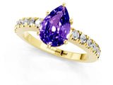 Yellow gold Pear Cut Solitaire Diamond with Pavé Band and Four-Prong Setting_1