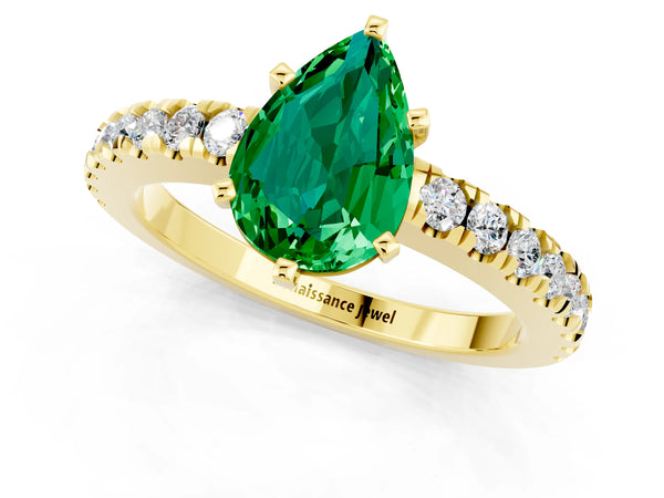 Yellow gold Pear Cut Solitaire Emerald with Pavé Band and Four-Prong Setting