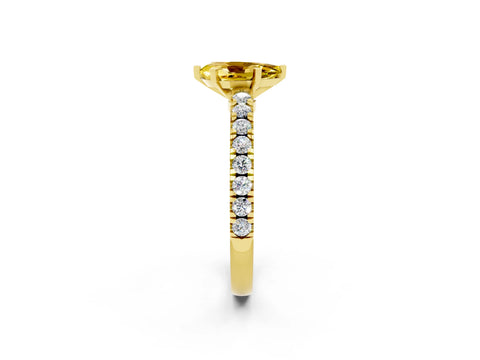 Yellow gold Pear Cut Solitaire Diamond with Pavé Band and Four-Prong Setting_2