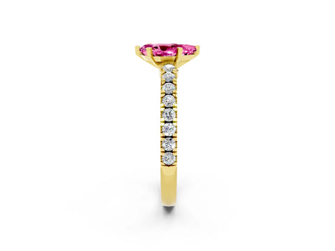 Yellow gold Pear Cut Solitaire Diamond with Pavé Band and Four-Prong Setting_2