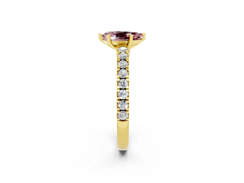 Yellow gold Pear Cut Solitaire Diamond with Pavé Band and Four-Prong Setting_2