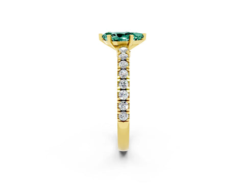 Yellow gold Pear Cut Solitaire Diamond with Pavé Band and Four-Prong Setting_2