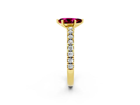 Yellow gold Pear Cut Solitaire Diamond with Pavé Band and Four-Prong Setting_2