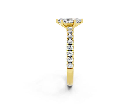 Yellow gold Pear Cut Solitaire Diamond with Pavé Band and Four-Prong Setting_2