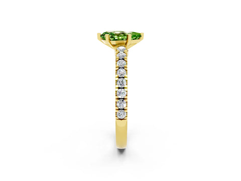 Yellow gold Pear Cut Solitaire Diamond with Pavé Band and Four-Prong Setting_2