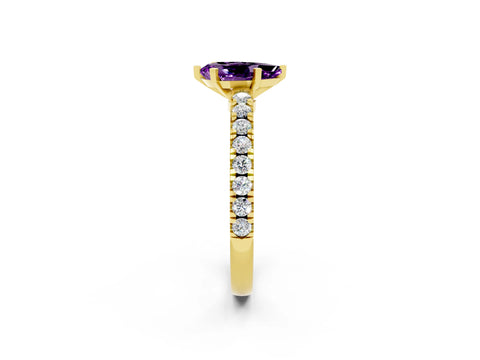 Yellow gold Pear Cut Solitaire Diamond with Pavé Band and Four-Prong Setting_2