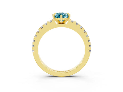 Yellow gold Pear Cut Solitaire Diamond with Pavé Band and Four-Prong Setting_3