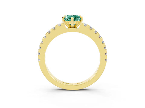 Yellow gold Pear Cut Solitaire Diamond with Pavé Band and Four-Prong Setting_3