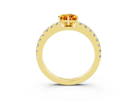 Yellow gold Pear Cut Solitaire Diamond with Pavé Band and Four-Prong Setting_3