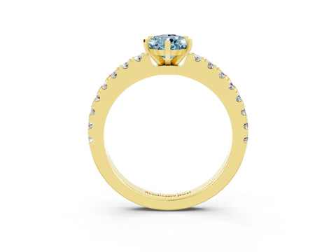 Yellow gold Pear Cut Solitaire Diamond with Pavé Band and Four-Prong Setting_3