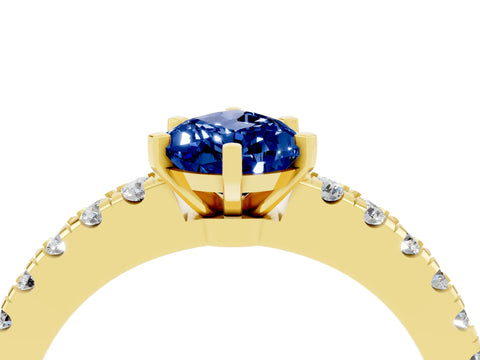 Yellow gold Pear Cut Solitaire Diamond with Pavé Band and Four-Prong Setting_4
