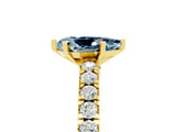 Yellow gold Pear Cut Solitaire Diamond with Pavé Band and Four-Prong Setting_5