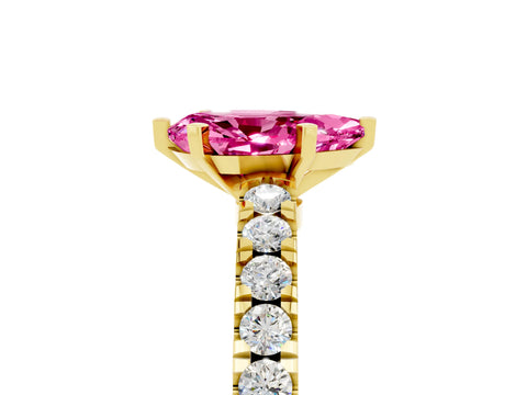 Yellow gold Pear Cut Solitaire Diamond with Pavé Band and Four-Prong Setting_5