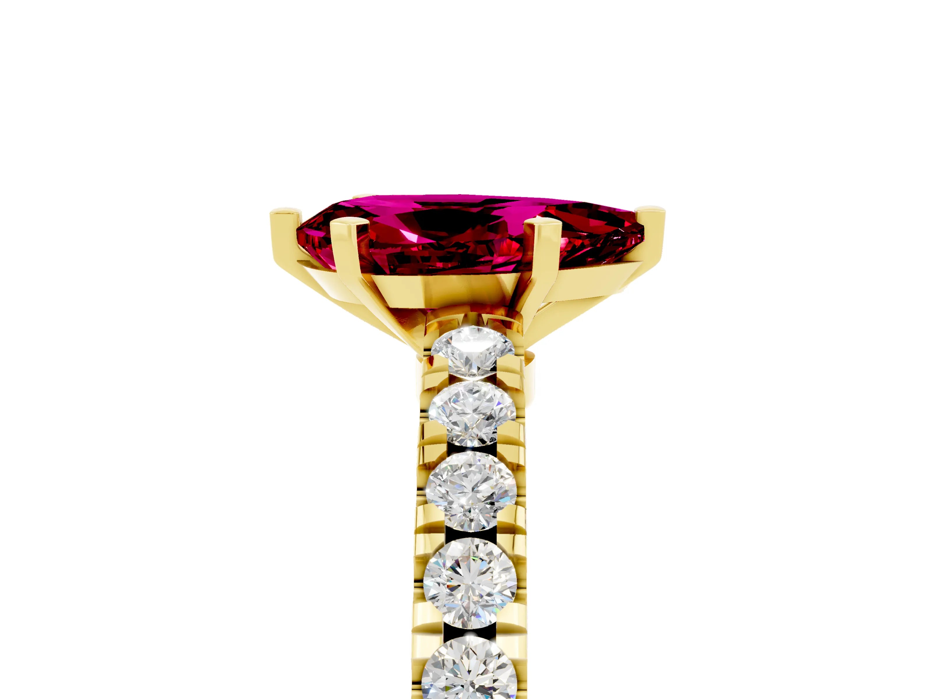 Yellow gold Pear Cut Solitaire Diamond with Pavé Band and Four-Prong Setting_5