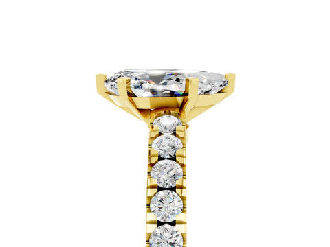 Yellow gold Pear Cut Solitaire Diamond with Pavé Band and Four-Prong Setting_5