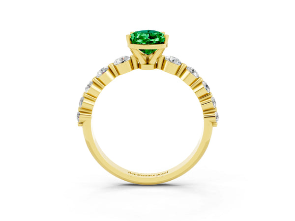 Yellow gold Pear Cut Solitaire Emerald Ring with Pave Band and Four-Prong Setting