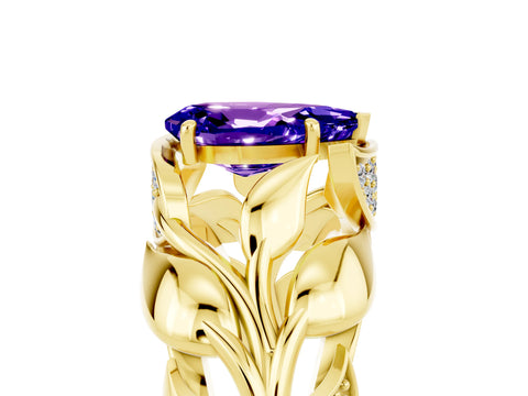 Yellow gold Pear Cut Solitaire Leaf-Inspired Engagement Ring with Prong Setting_5