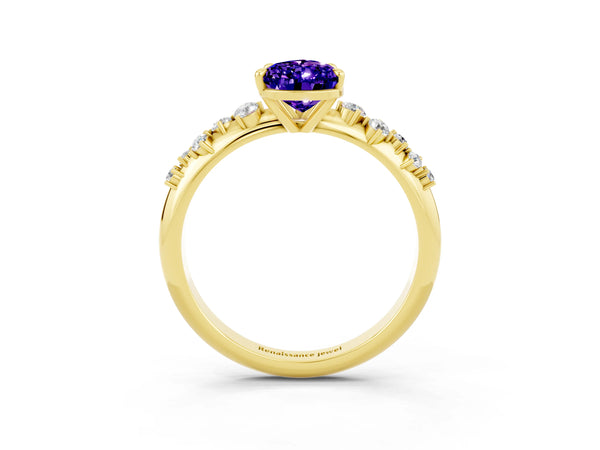 Yellow gold Pear Cut Tanzanite Cluster Side Stone Solitaire Ring with Prong Setting