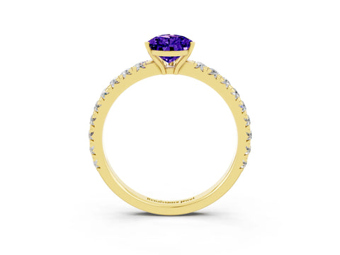 Yellow gold Pear Cut Tanzanite Pavé Solitaire Engagement Ring with Four-Prong Setting_15