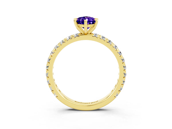 Yellow gold Pear Cut Tanzanite Pavé Solitaire Ring with Round Band and Prong Setting