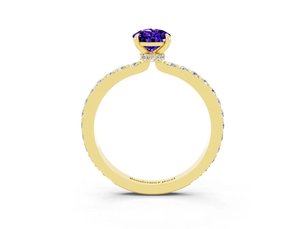 Yellow gold Pear Cut Tanzanite Solitaire Engagement Ring with Pavé Band and Four-Prong Setting