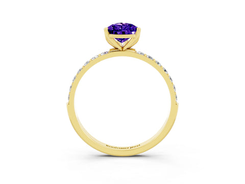 Yellow gold Pear Cut Tanzanite Solitaire Engagement Ring with Pavé Band and Prong Setting_3
