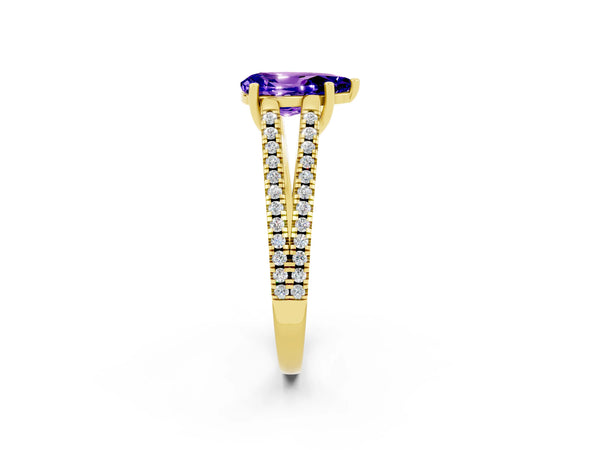 Yellow gold Pear Cut Tanzanite Solitaire Engagement Ring with Split Shank Pavé Band