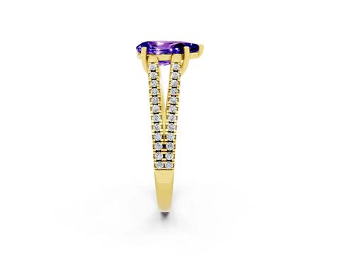 Yellow gold Pear Cut Tanzanite Solitaire Engagement Ring with Split Shank Pavé Band_2