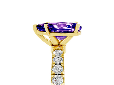 Yellow gold Pear Cut Tanzanite Solitaire Ring with Pavé Accents and Four-Prong Setting_5