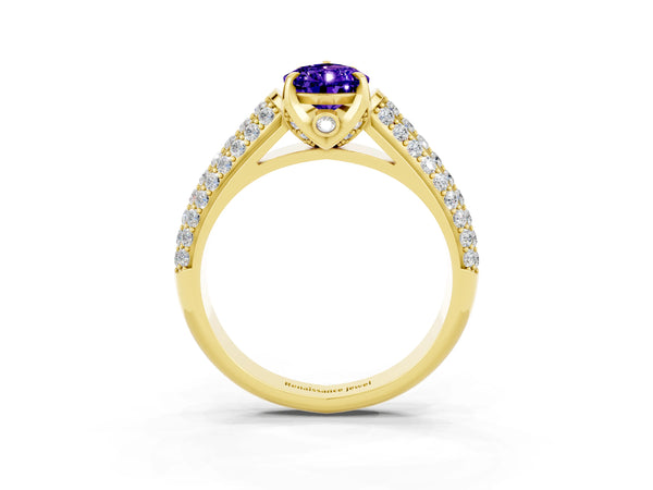 Yellow gold Pear Cut Tanzanite Solitaire Ring with Three-Row Pavé Band and Four-Prong Setting