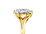 Yellow gold Pear Solitaire Diamond Ring with Six-Prong Setting and Tapered Band_31