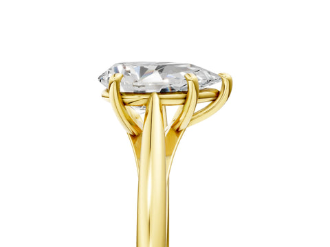 Yellow gold Pear Solitaire Engagement Ring with Four-Prong Setting and Classic Band 5