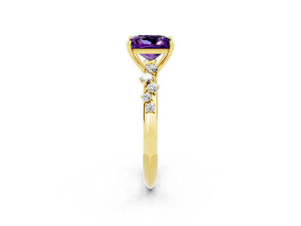 Yellow gold Princess Cut Amethyst Cluster Side Stone Solitaire Ring with Prong Setting