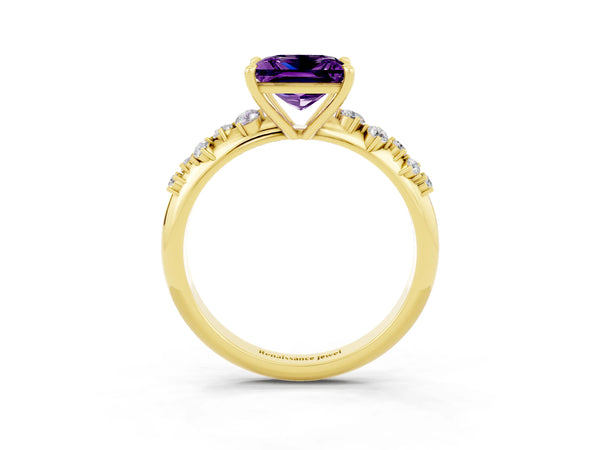 Yellow gold Princess Cut Amethyst Cluster Side Stone Solitaire Ring with Prong Setting