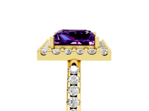 Yellow gold Princess Cut Amethyst Pavé Halo Ring with Four-Prong Setting_39