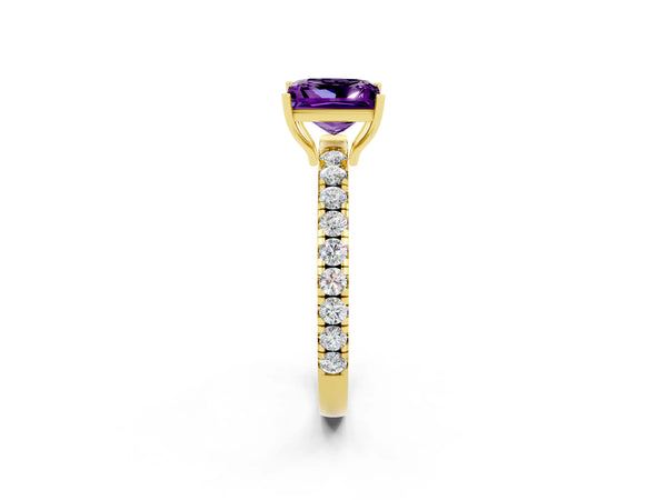 Yellow gold Princess Cut Amethyst Pavé Solitaire Engagement Ring with Four-Prong Setting